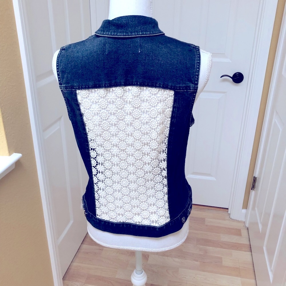 Vince Camuto Denim & Crochet Vest NWOT - Picture 5 of 7